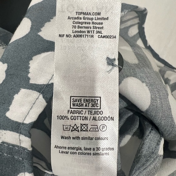 NWT Topman Mens Button Up Shirt | Classic Fit Abstract Polkadot Print - Picture 3 of 4